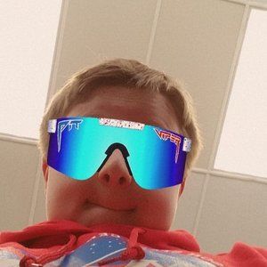 Meet your Posher, Blake